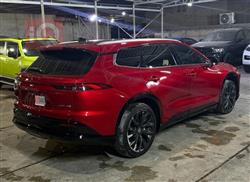 تۆیۆتا كراون سێگنیا